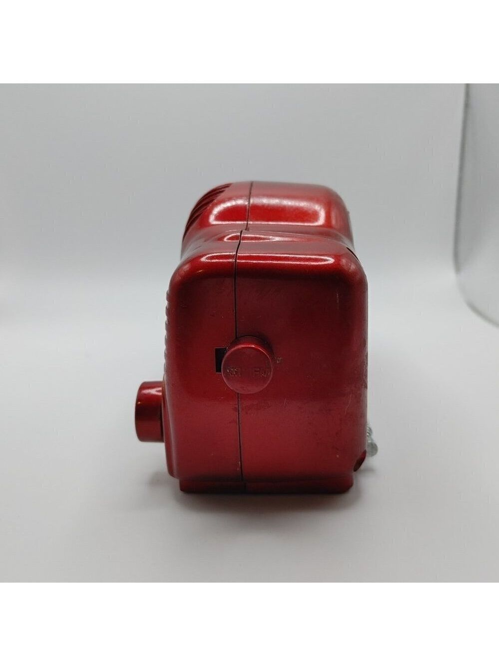 Vintage Tucky Red Transistor Battery Operated AM/FM Radio - Picture 5 of 5